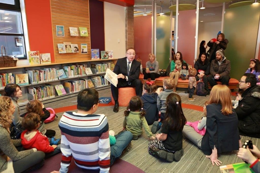 A special storytime with Mayor Maurizio Bevilacqua.